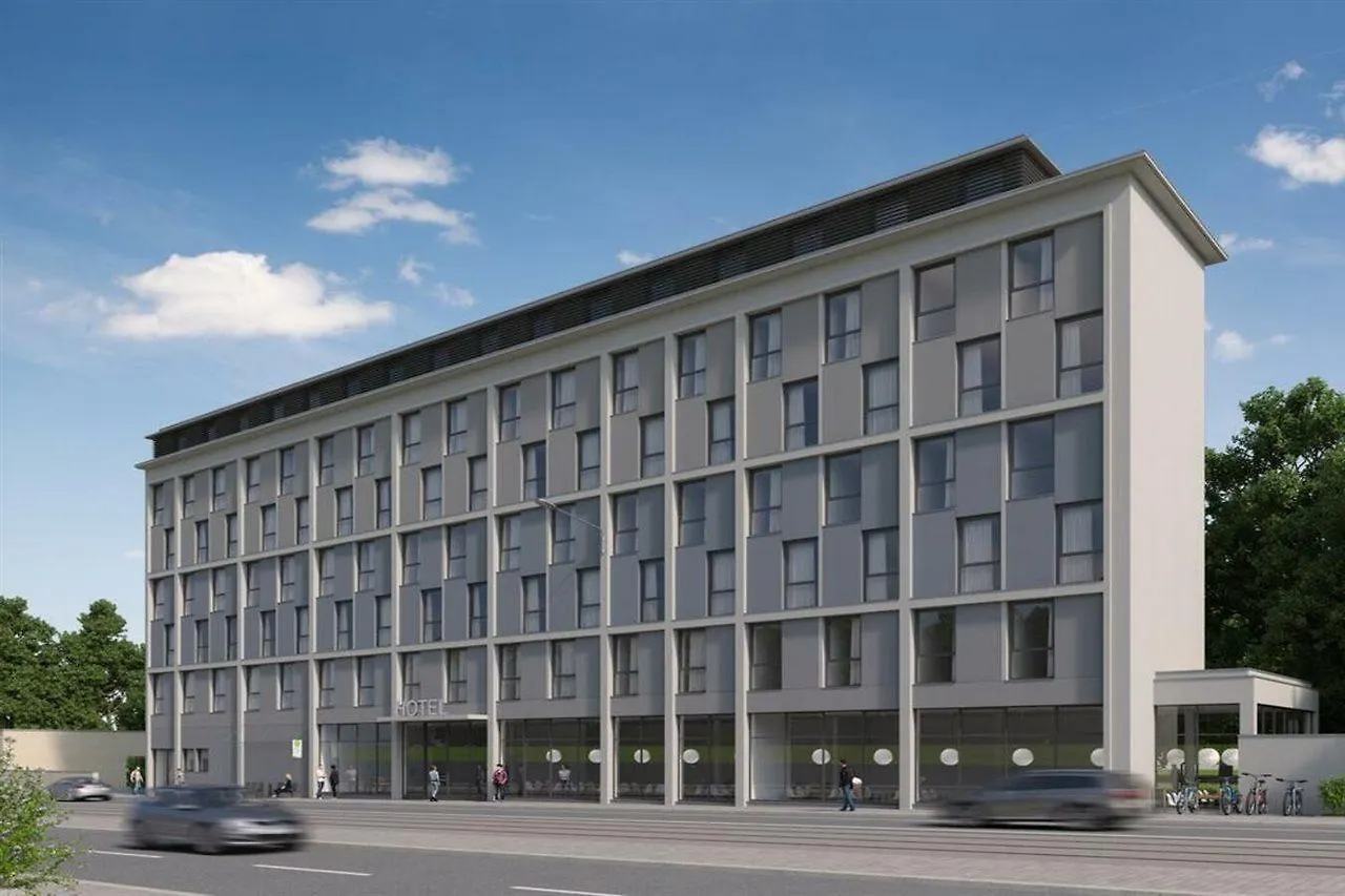 Super 8 By Wyndham Dresden Otel