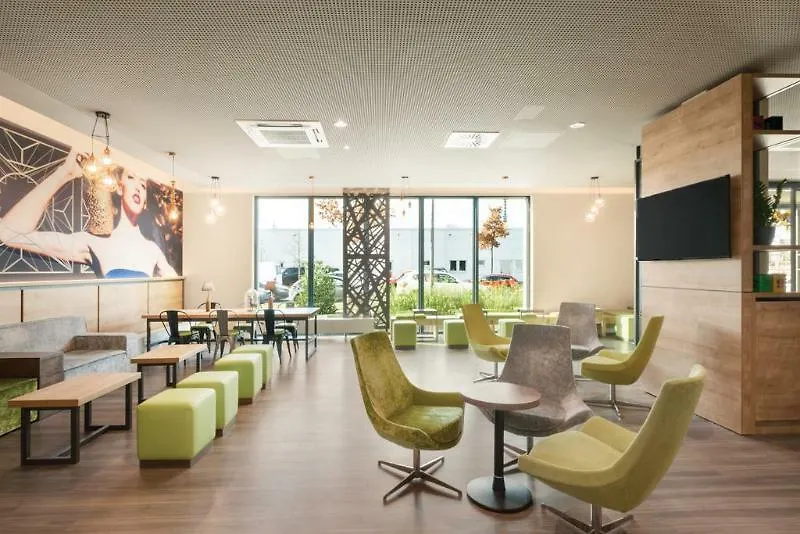 Super 8 By Wyndham Dresden Otel